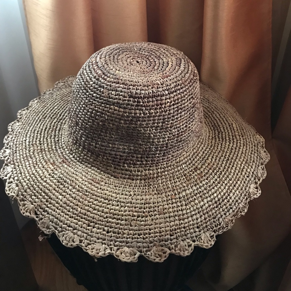 Natural straw hat - Liz Claiborne